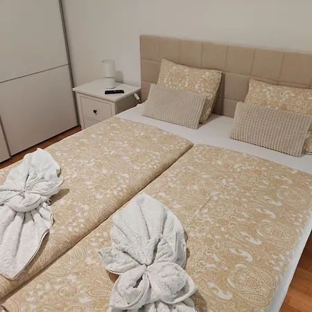 Apartma Sunflower *